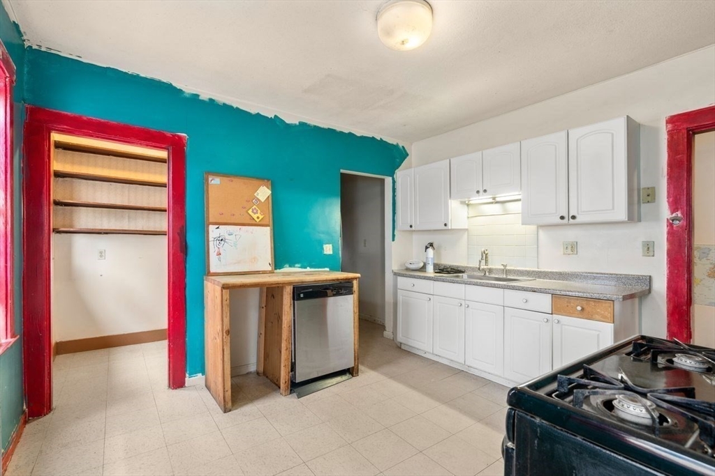 29 Main Street, Unit 1 Somerville, MA 02145 - Photo 8 of 21