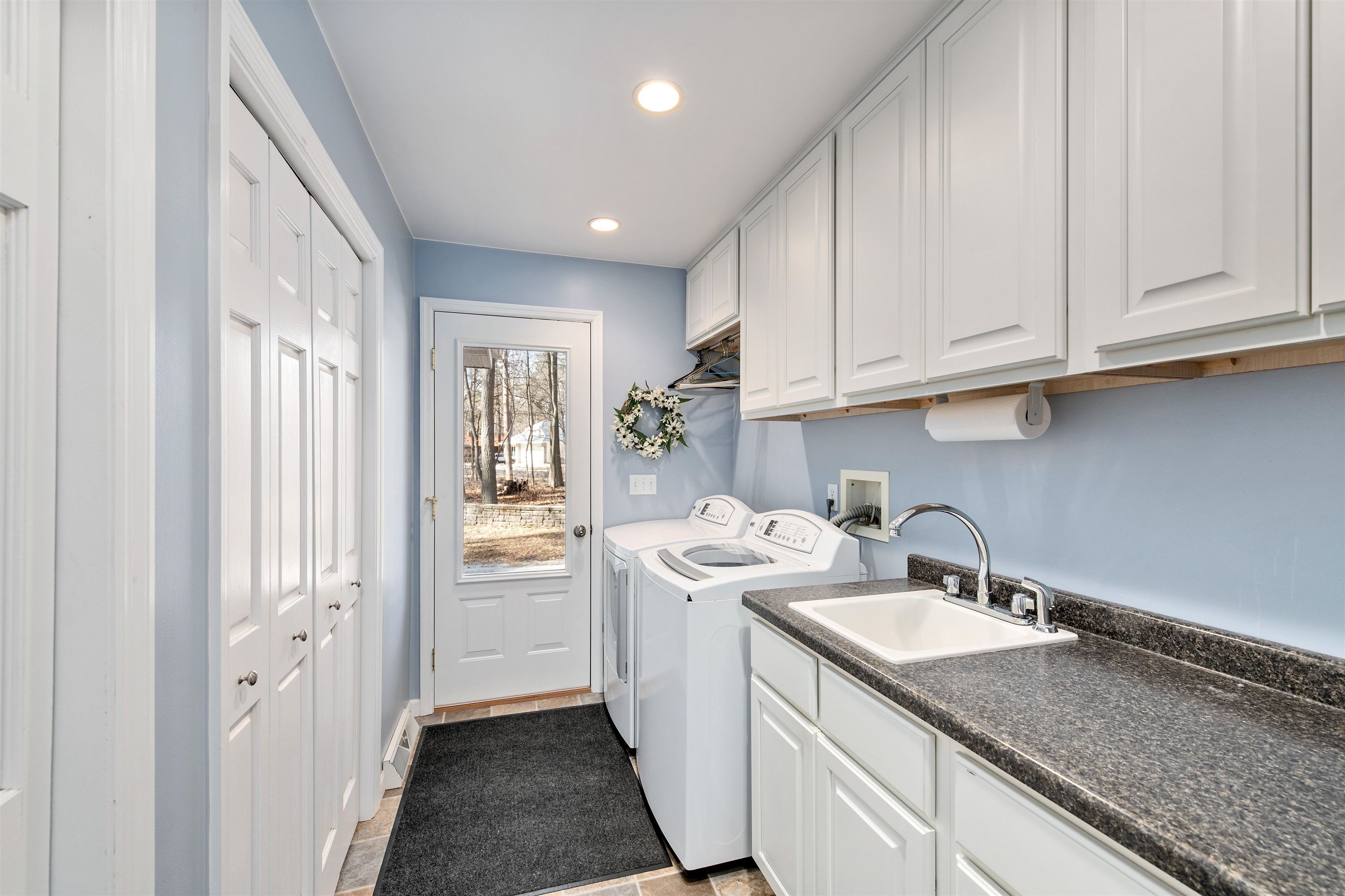 716 Sunset Road Marinette, WI 54143 - Photo 22 of 53