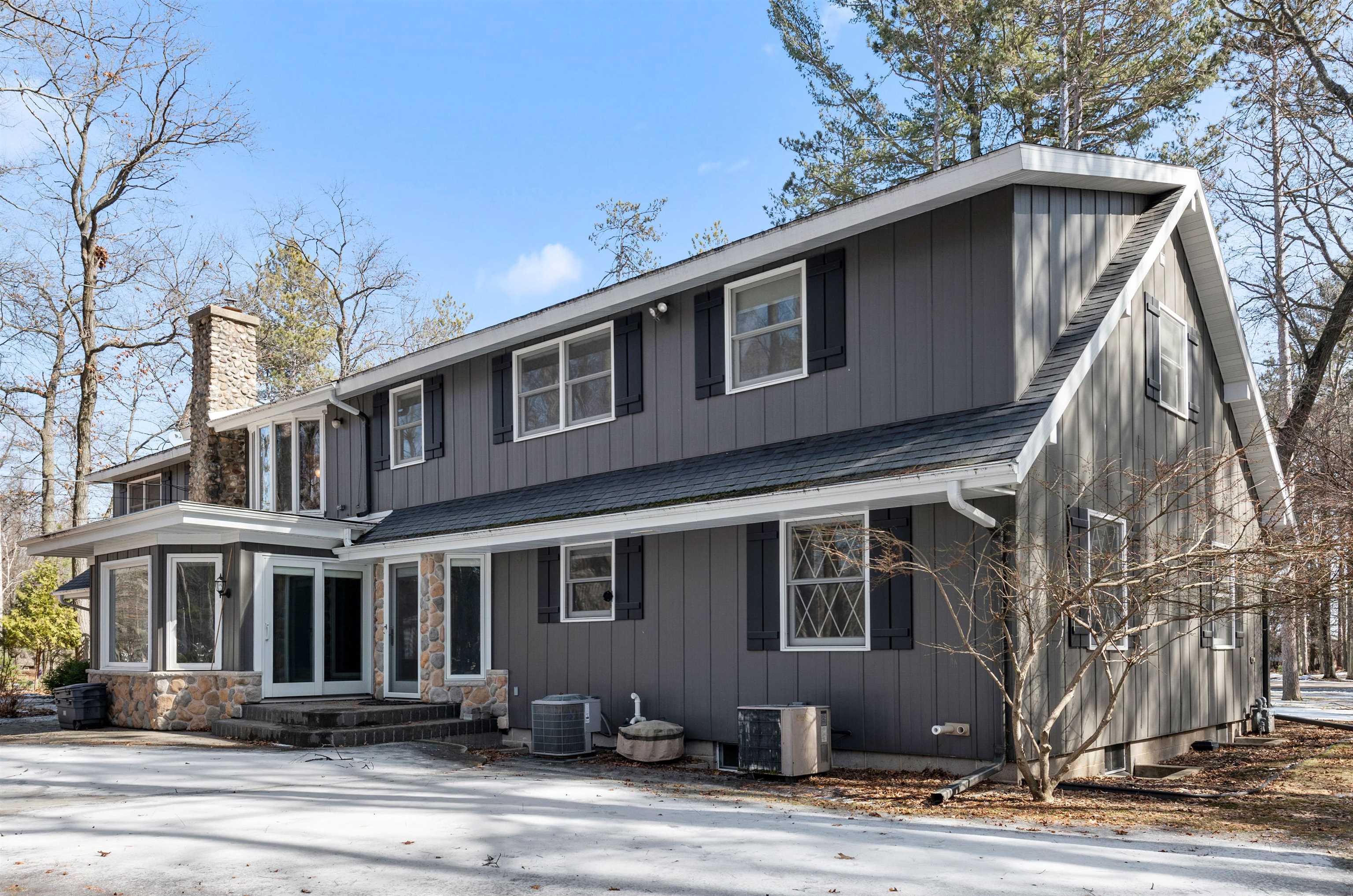 716 Sunset Road Marinette, WI 54143 - Photo 5 of 53