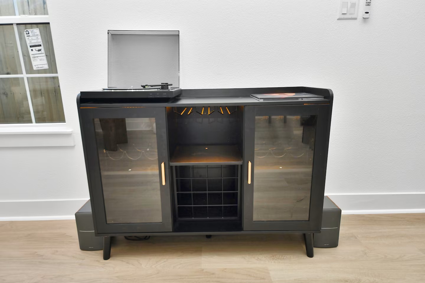 6747 Peerless Street Houston, TX 77021 - Photo 23 of 33 a close view of cabinet