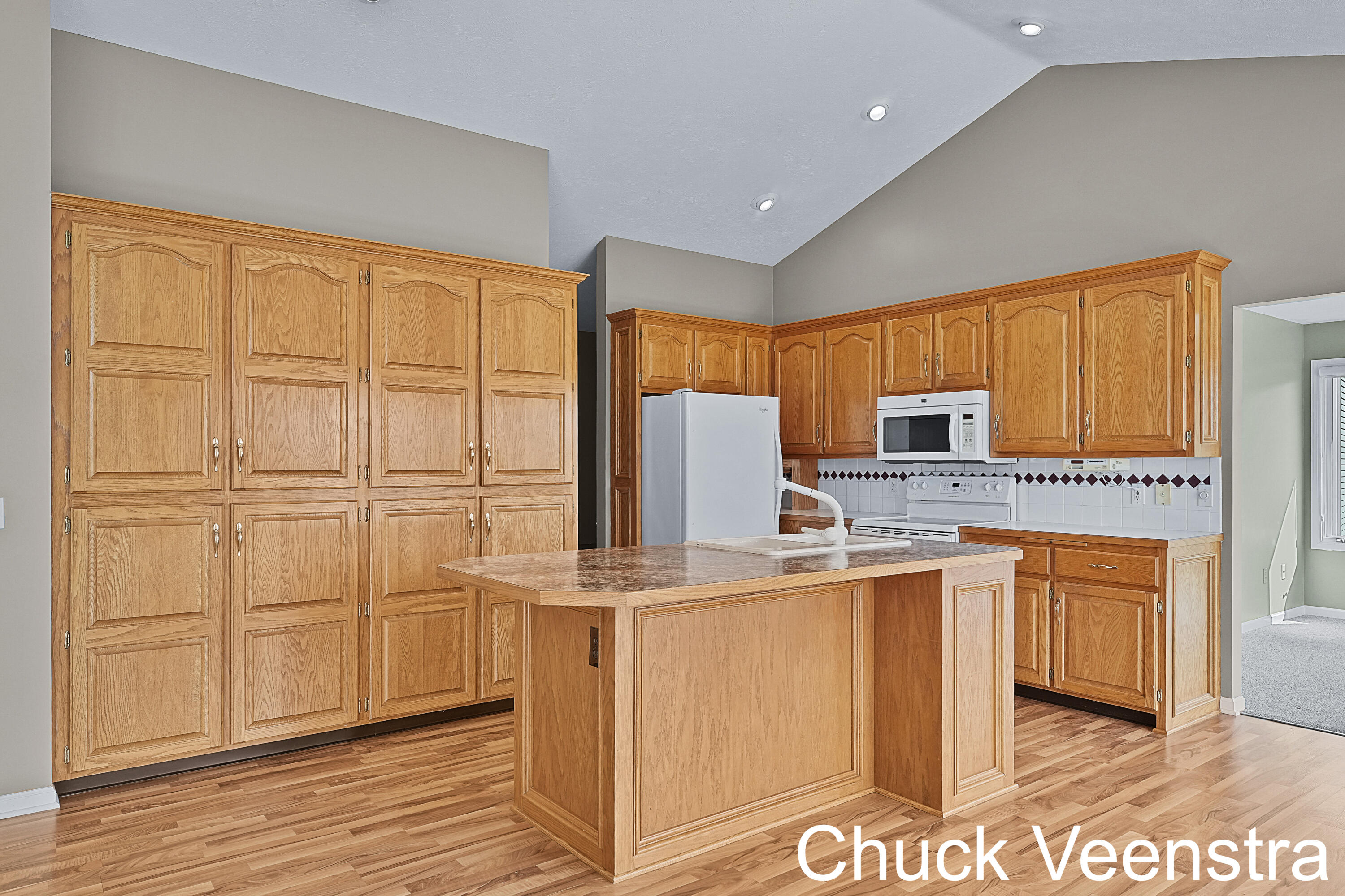 8519 Ridgebluff Drive Southwest Byron Center, MI 49315 - Photo 6 of 41 DSC06328