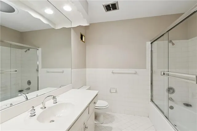 $375,000 | 12640 Oakmont Drive, Kansas City, MO 64145