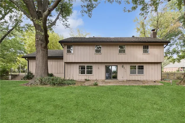 $375,000 | 12640 Oakmont Drive, Kansas City, MO 64145