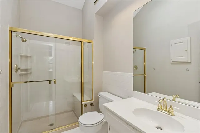 $375,000 | 12640 Oakmont Drive, Kansas City, MO 64145