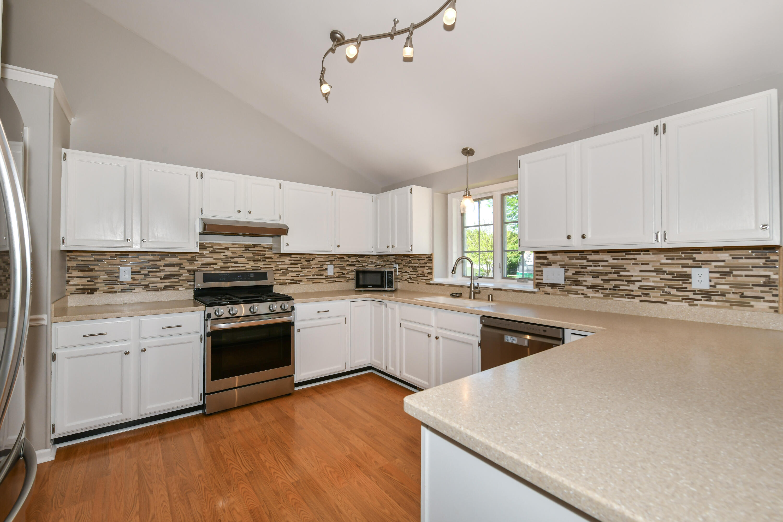 4100 Fieldview Court Franklin, WI 53132 - Photo 21 of 38 HEN_4050