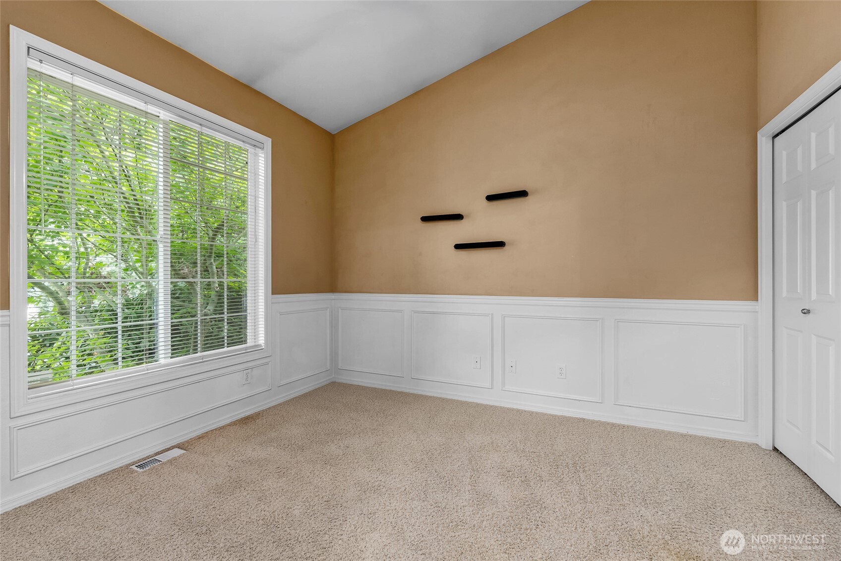 21017 Springhaven Way East Bonney Lake, WA 98391 - Photo 6 of 40