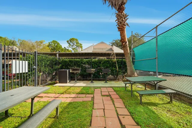a view of a tennis court