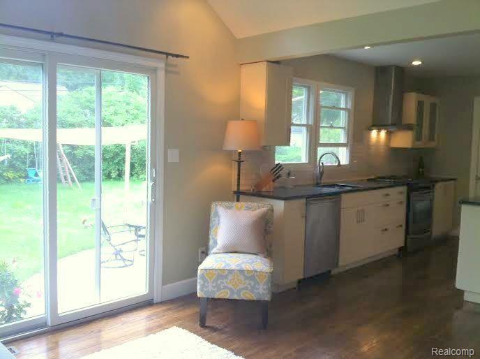 2806 Bembridge Road Royal Oak, MI 48073 - Photo 12 of 31 x.jpg