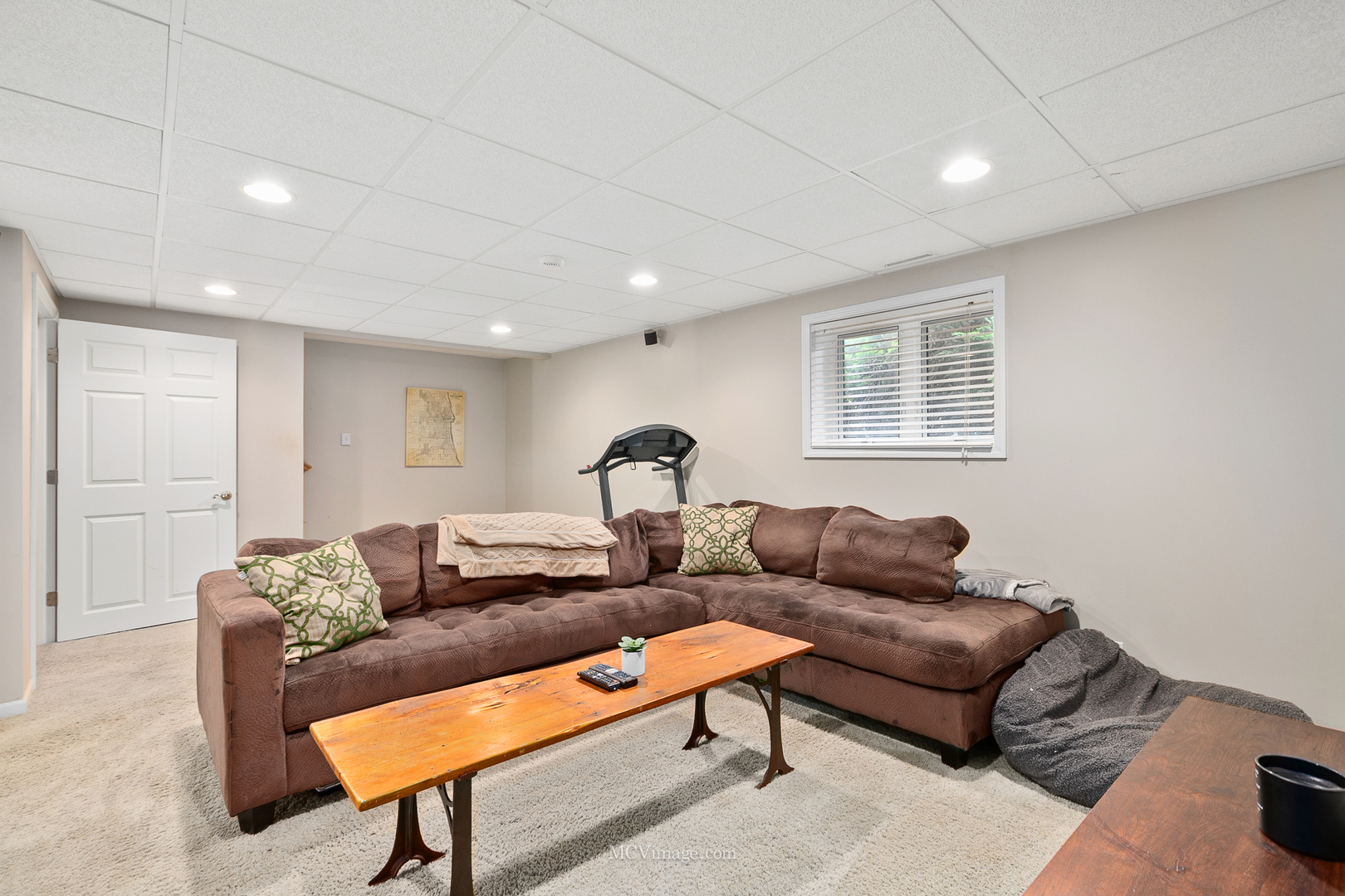 40 Zurich Court Crete, IL 60417 - Photo 25 of 40 a living room with furniture
