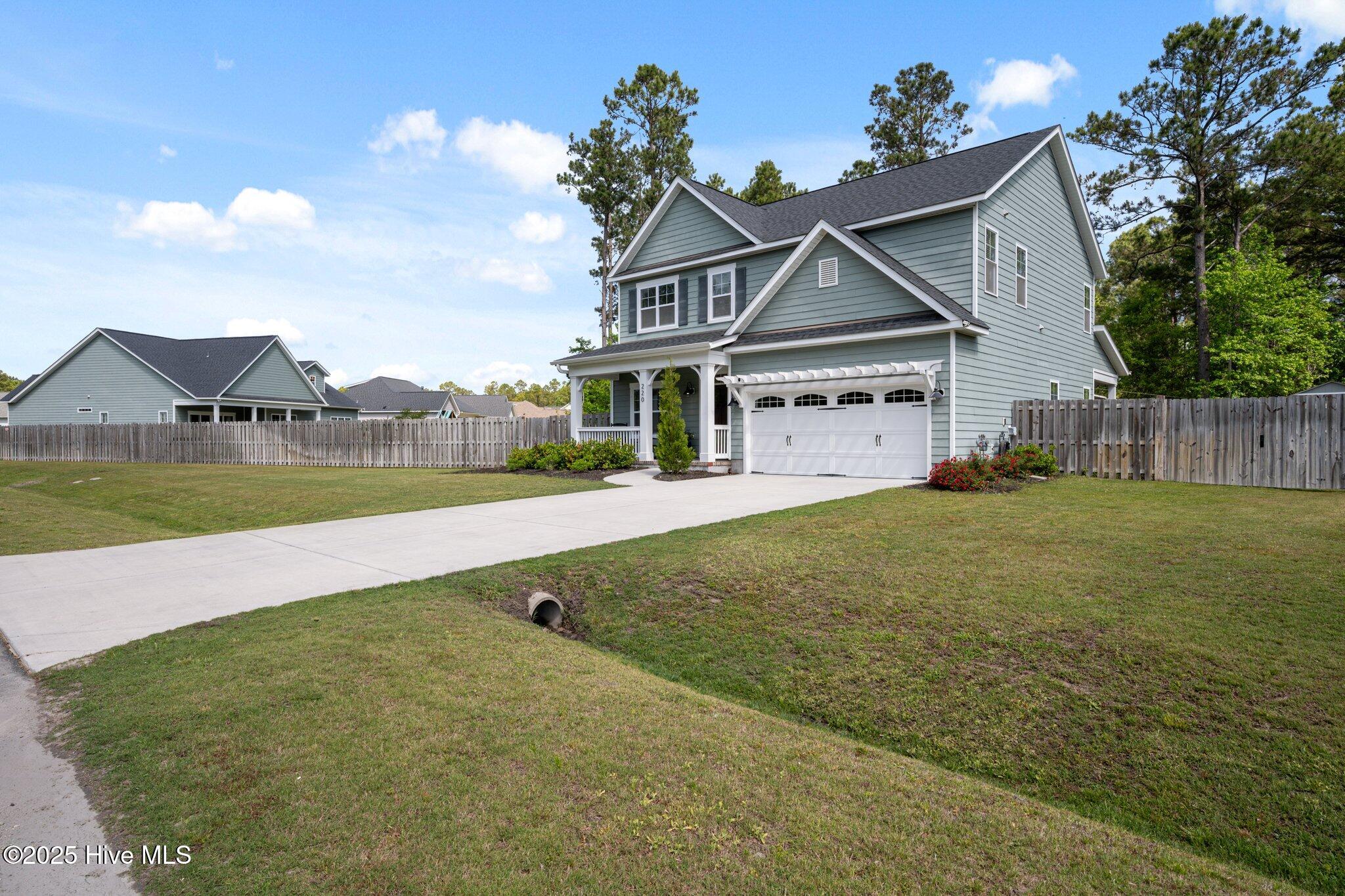 220 Canter Crest Road Hampstead, NC 28443 - Photo 2 of 37 large-01967795-1a75-7256-8fde-0e789f459d