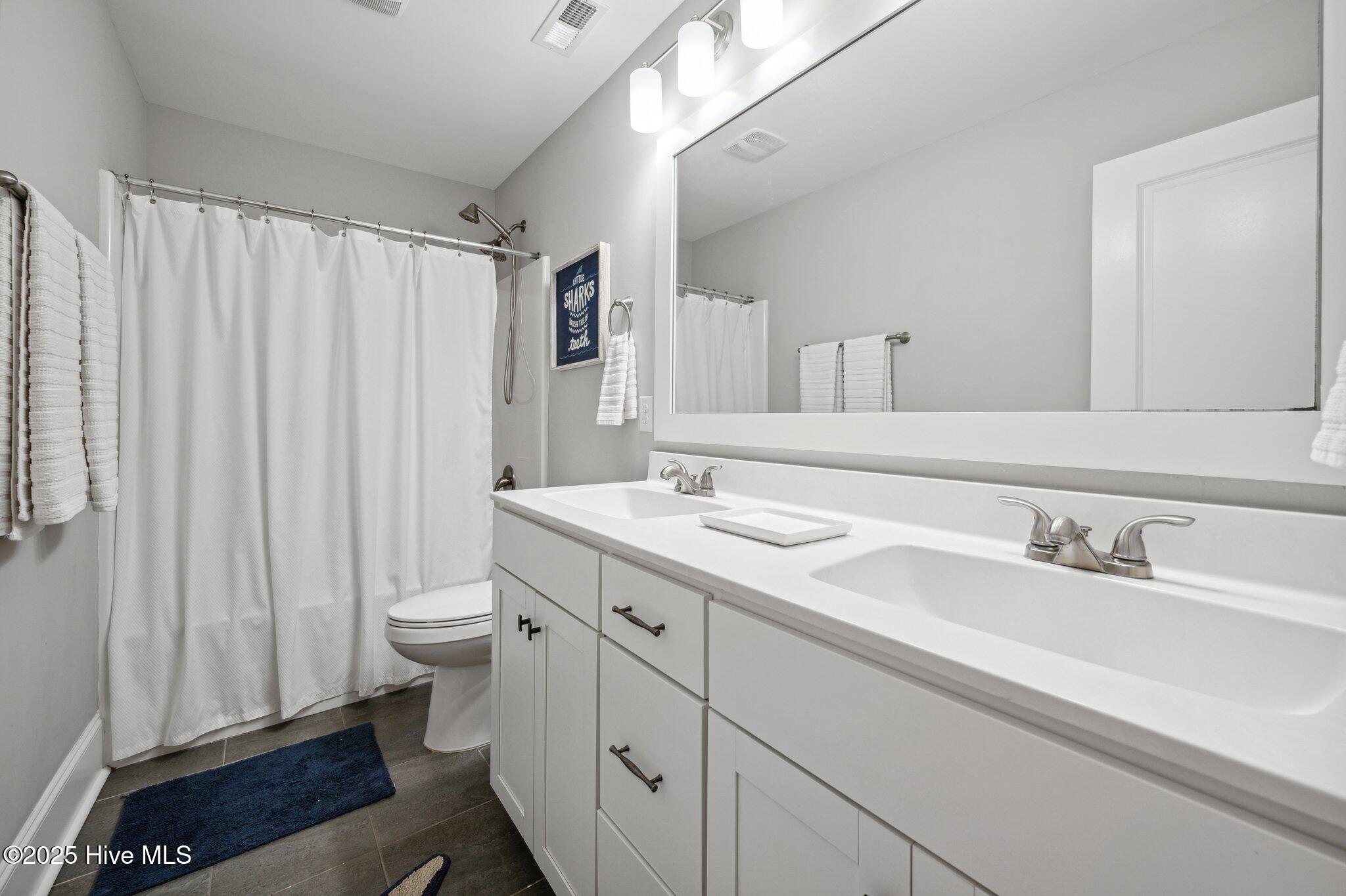 220 Canter Crest Road Hampstead, NC 28443 - Photo 24 of 37 large-01967795-14e6-70a4-9450-5b0b56aa05