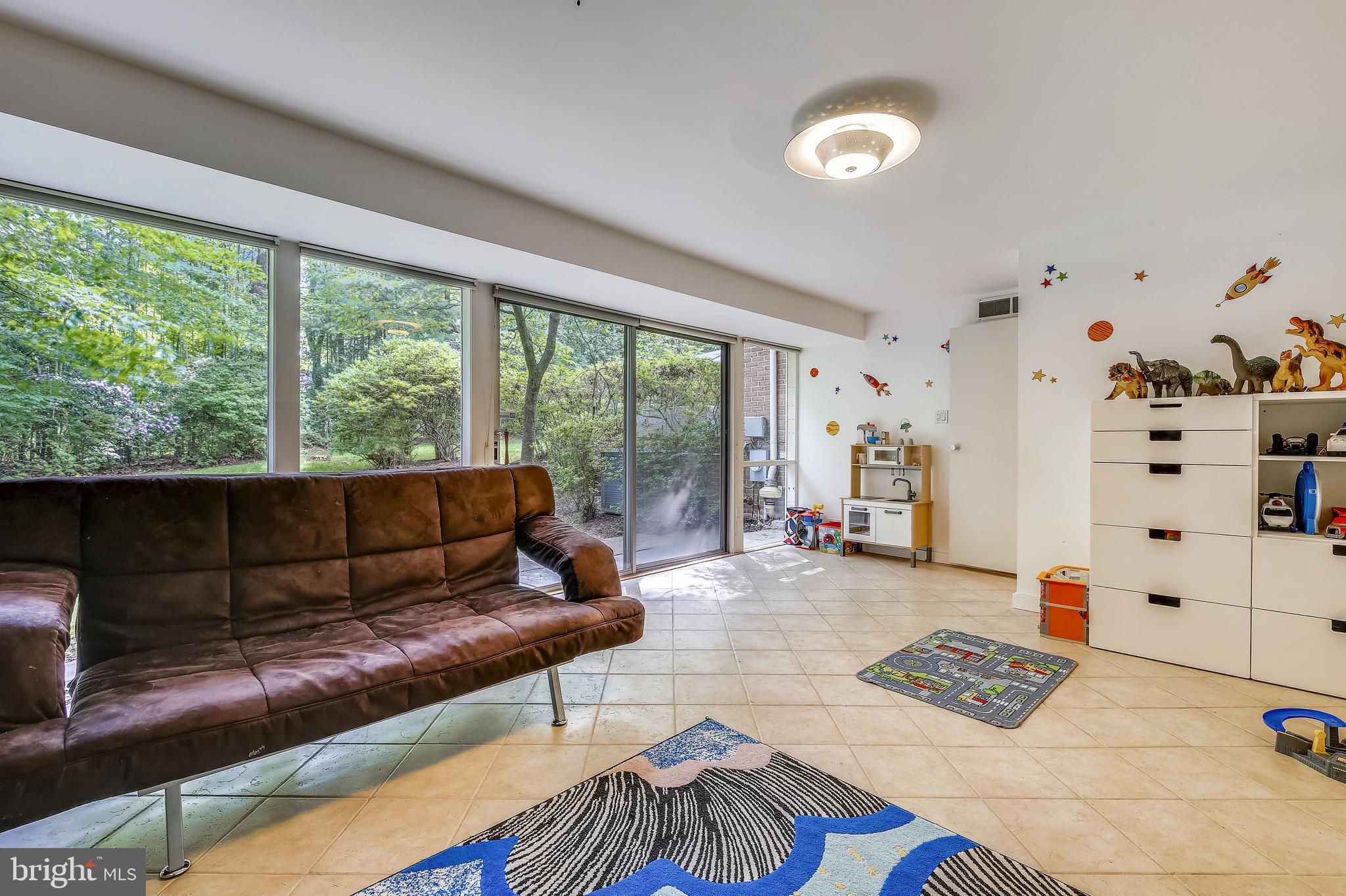 8008 Hamilton Spring Road Bethesda, MD 20817 - Photo 18 of 38