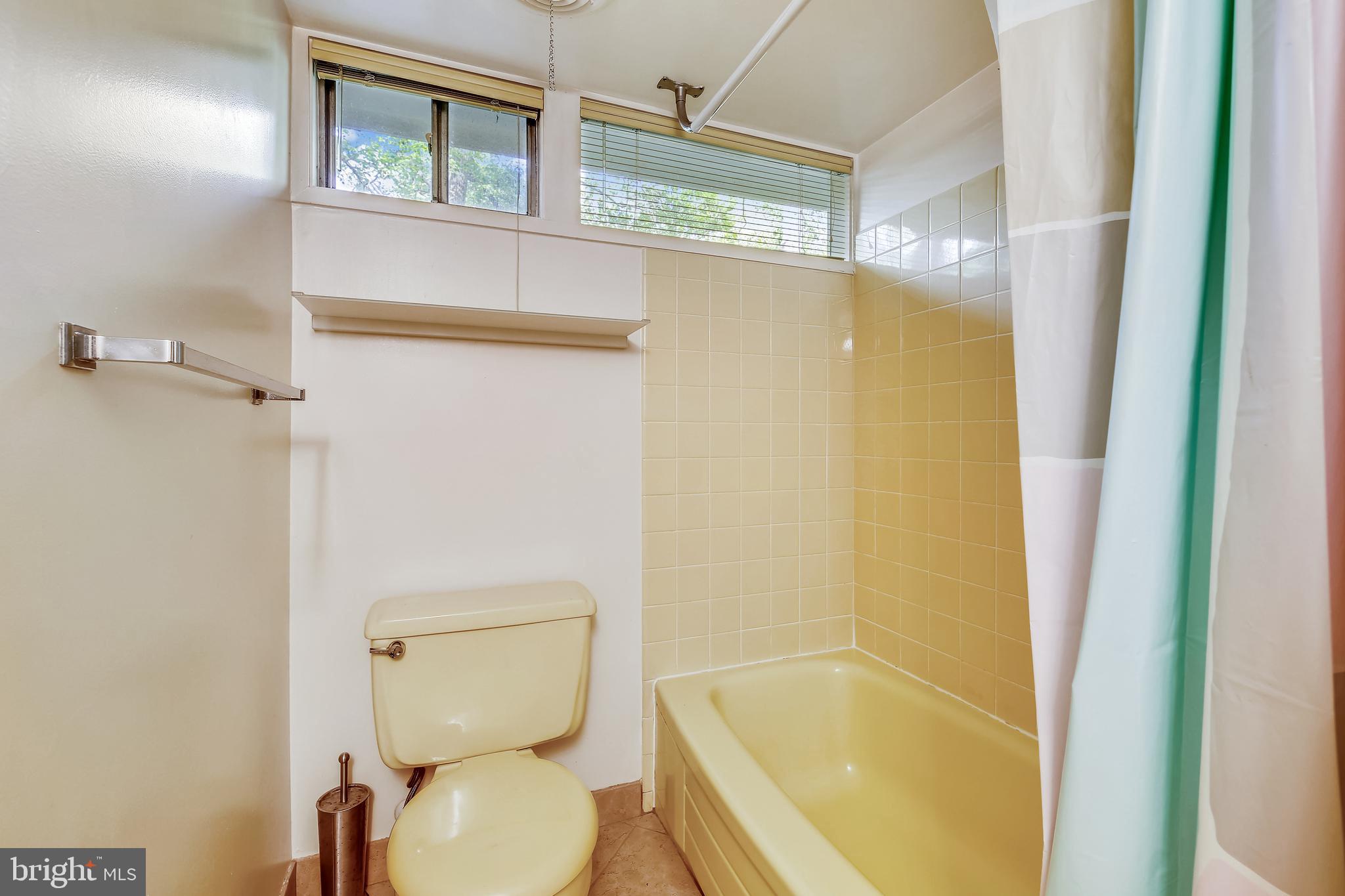 8008 Hamilton Spring Road Bethesda, MD 20817 - Photo 28 of 38