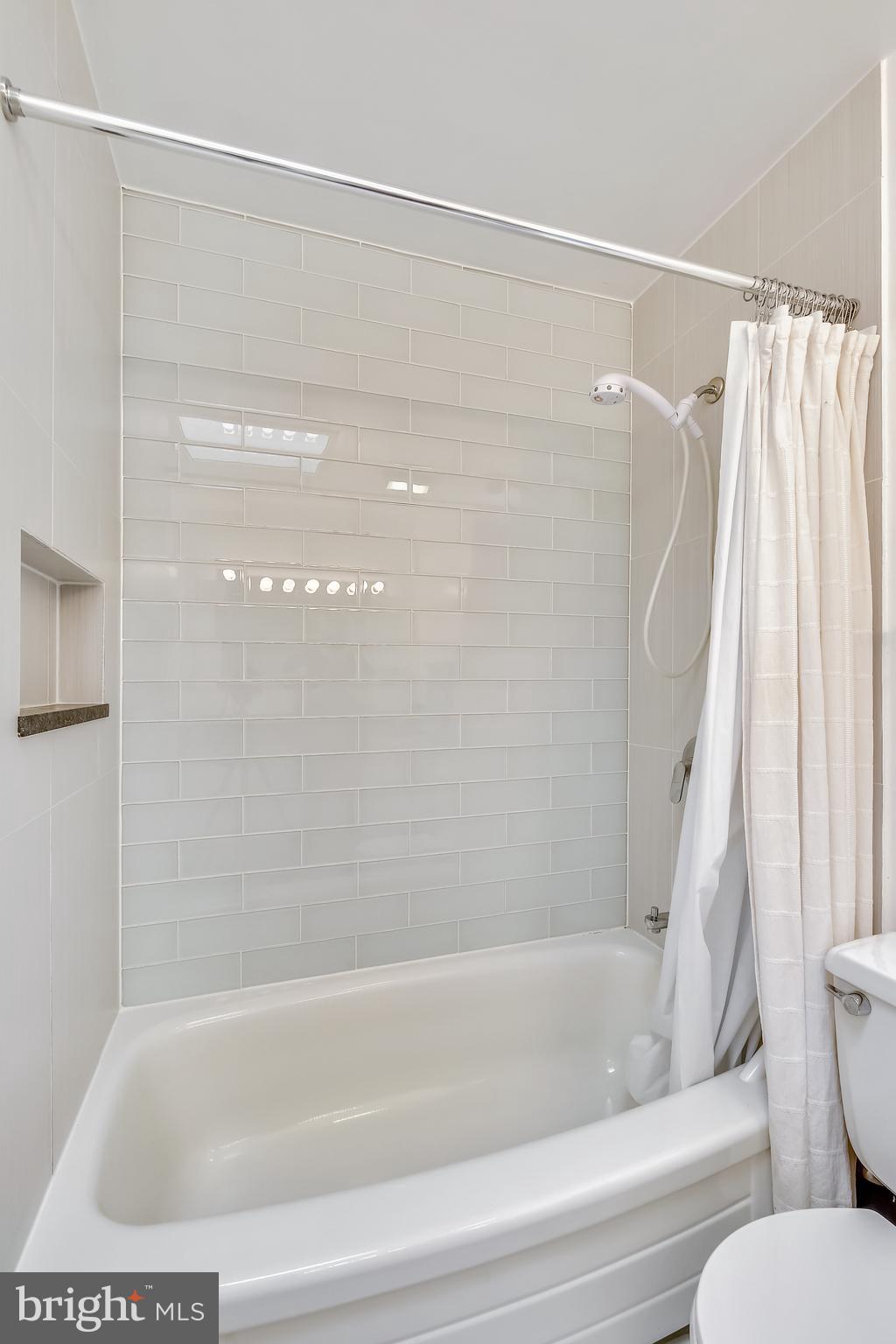 8008 Hamilton Spring Road Bethesda, MD 20817 - Photo 29 of 38