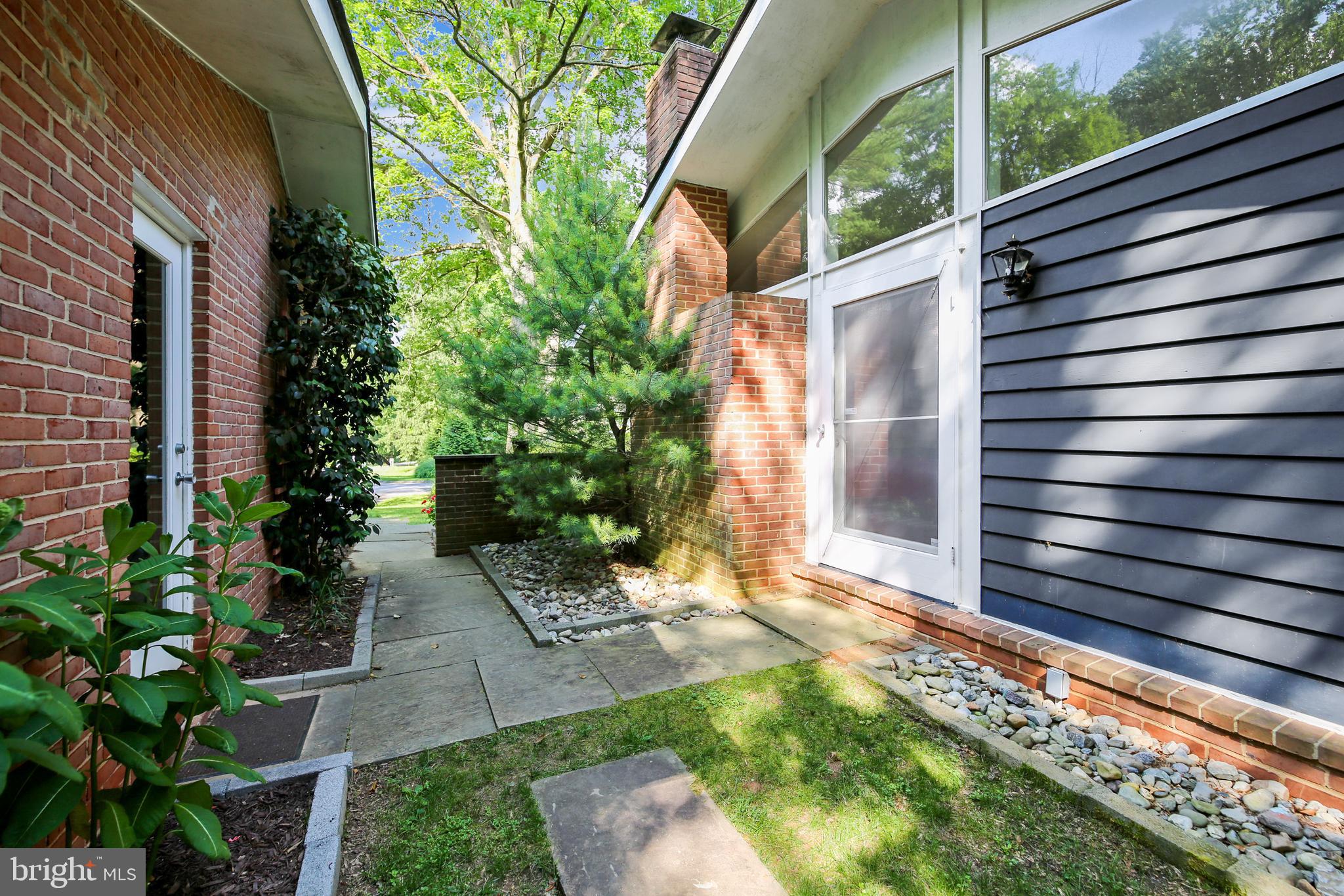 8008 Hamilton Spring Road Bethesda, MD 20817 - Photo 30 of 38