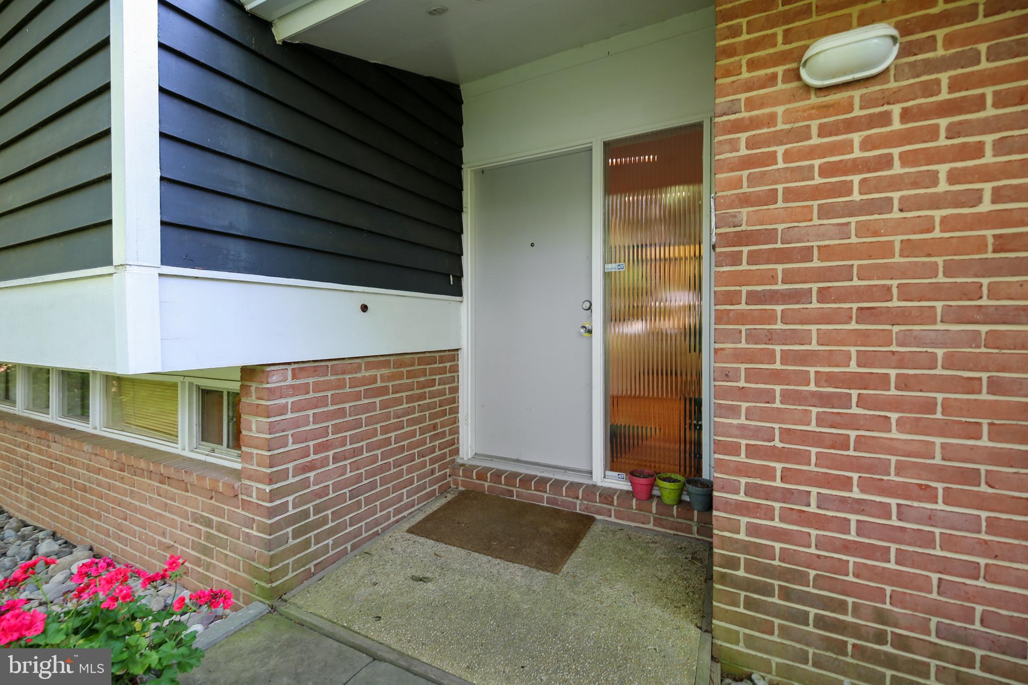 8008 Hamilton Spring Road Bethesda, MD 20817 - Photo 5 of 38