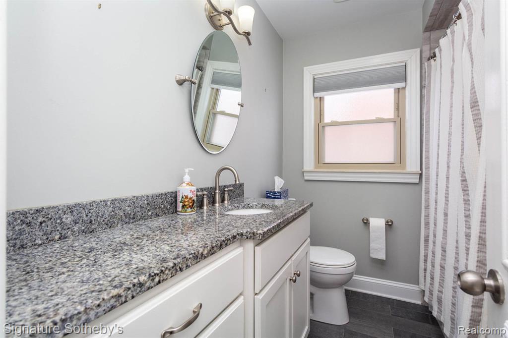 2252 Pembroke Road Birmingham, MI 48009 - Photo 19 of 41