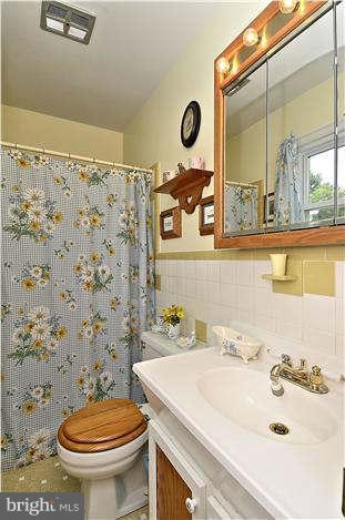 23244 Colton Point Road Clements, MD 20624 - Photo 19 of 30 Bath (Master)