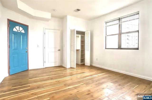 $4,500 | 9017 Riverside Place, North Bergen, NJ 07047