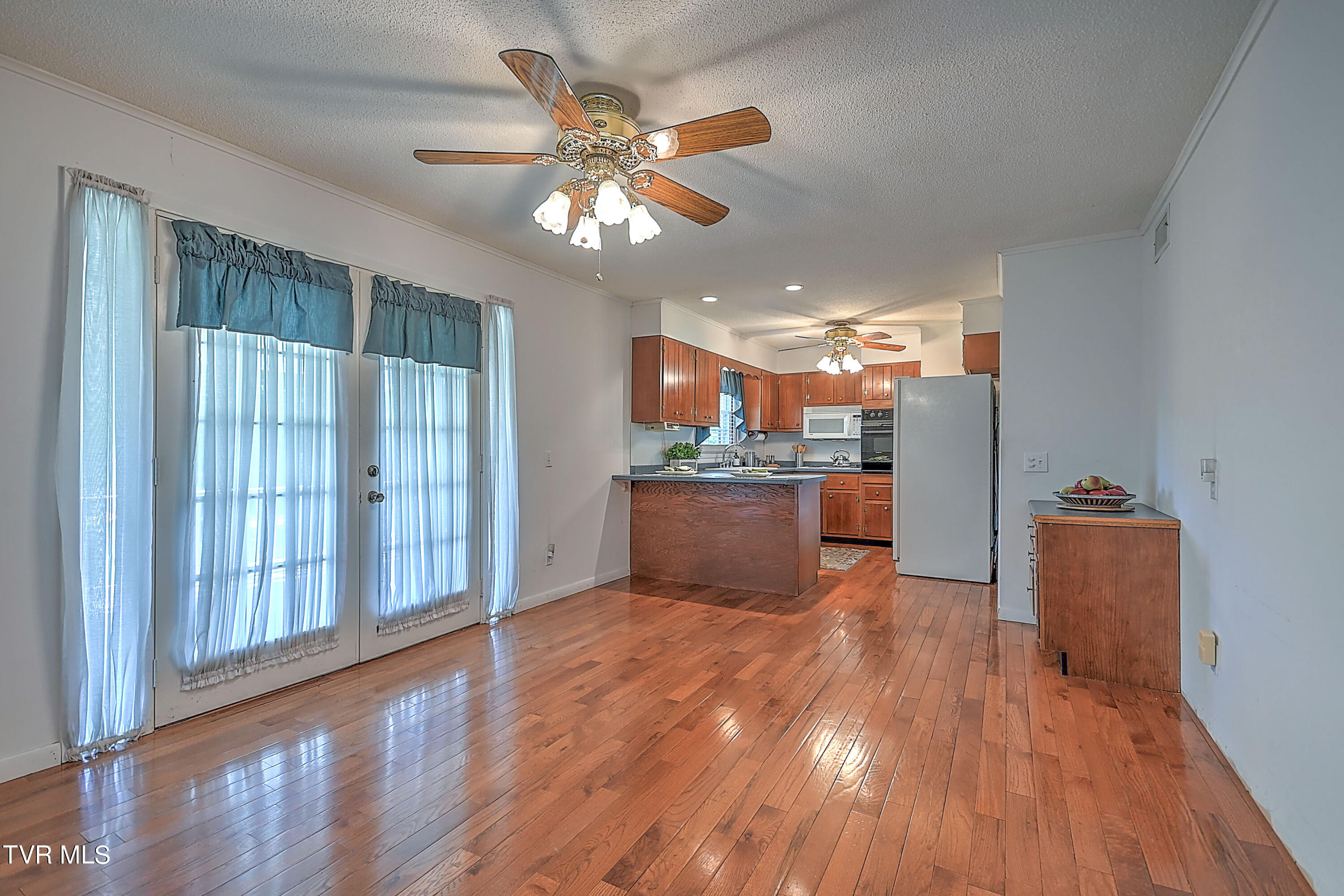 768 Island Road Kingsport, TN 37664 - Photo 15 of 70 Island DK_-12