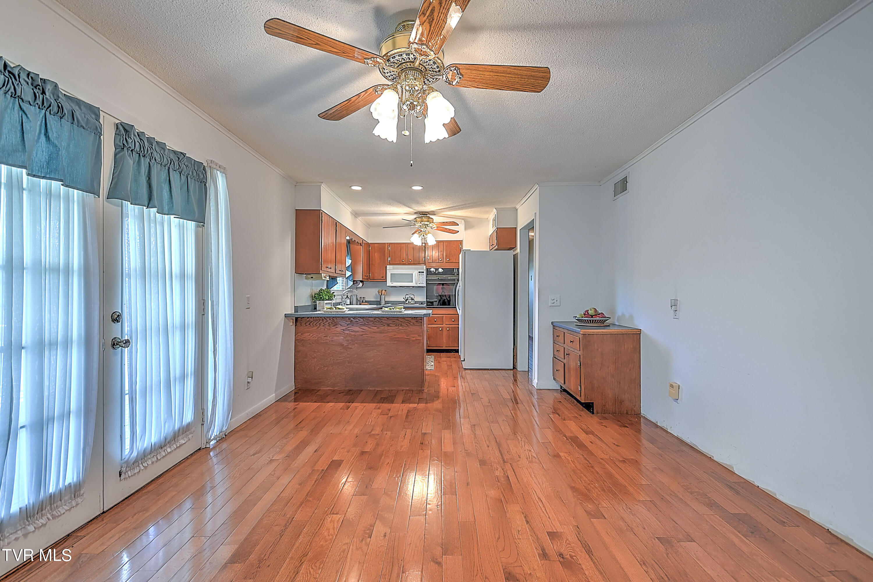 768 Island Road Kingsport, TN 37664 - Photo 16 of 70 Island DK_-13