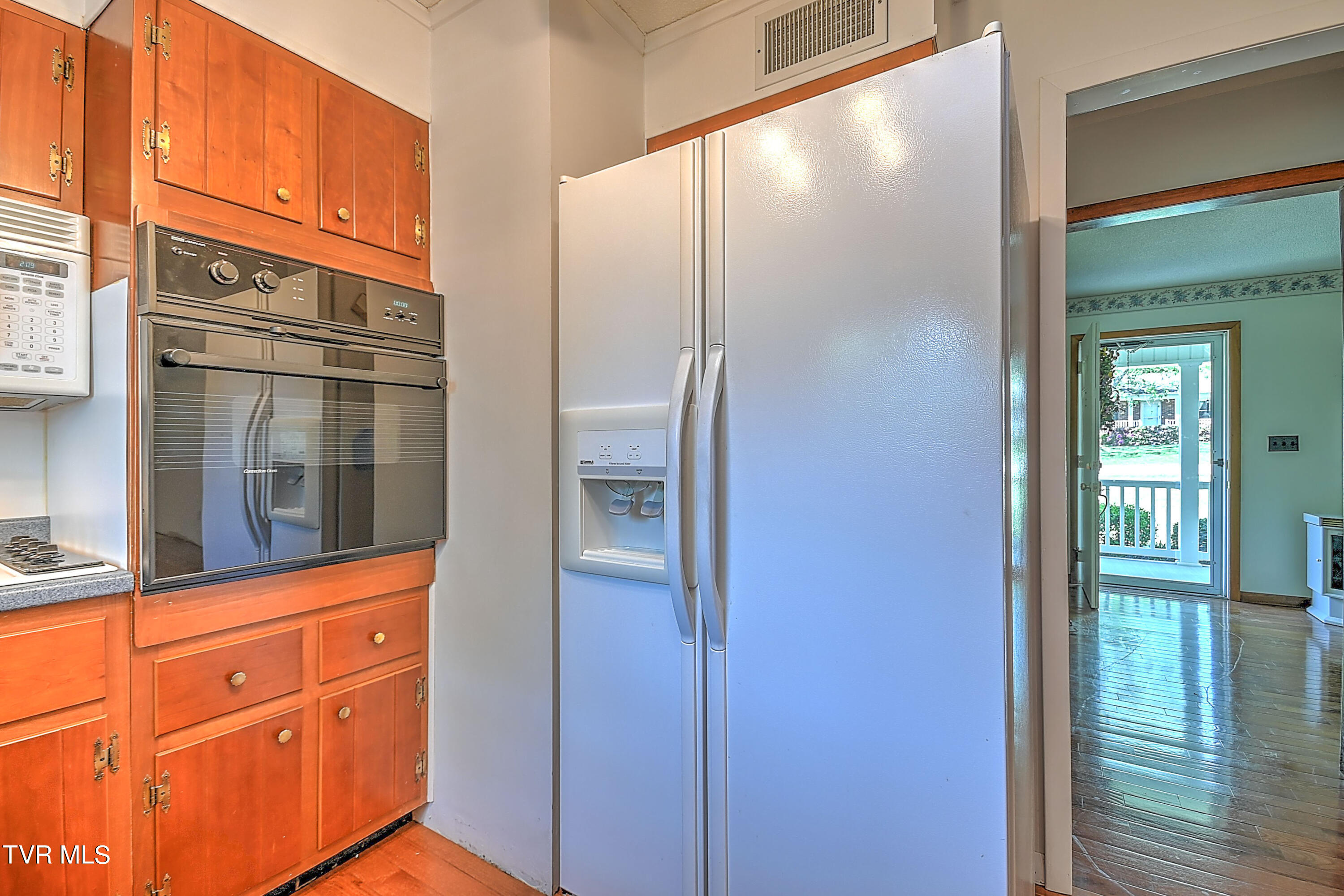 768 Island Road Kingsport, TN 37664 - Photo 20 of 70 Island DK_-17