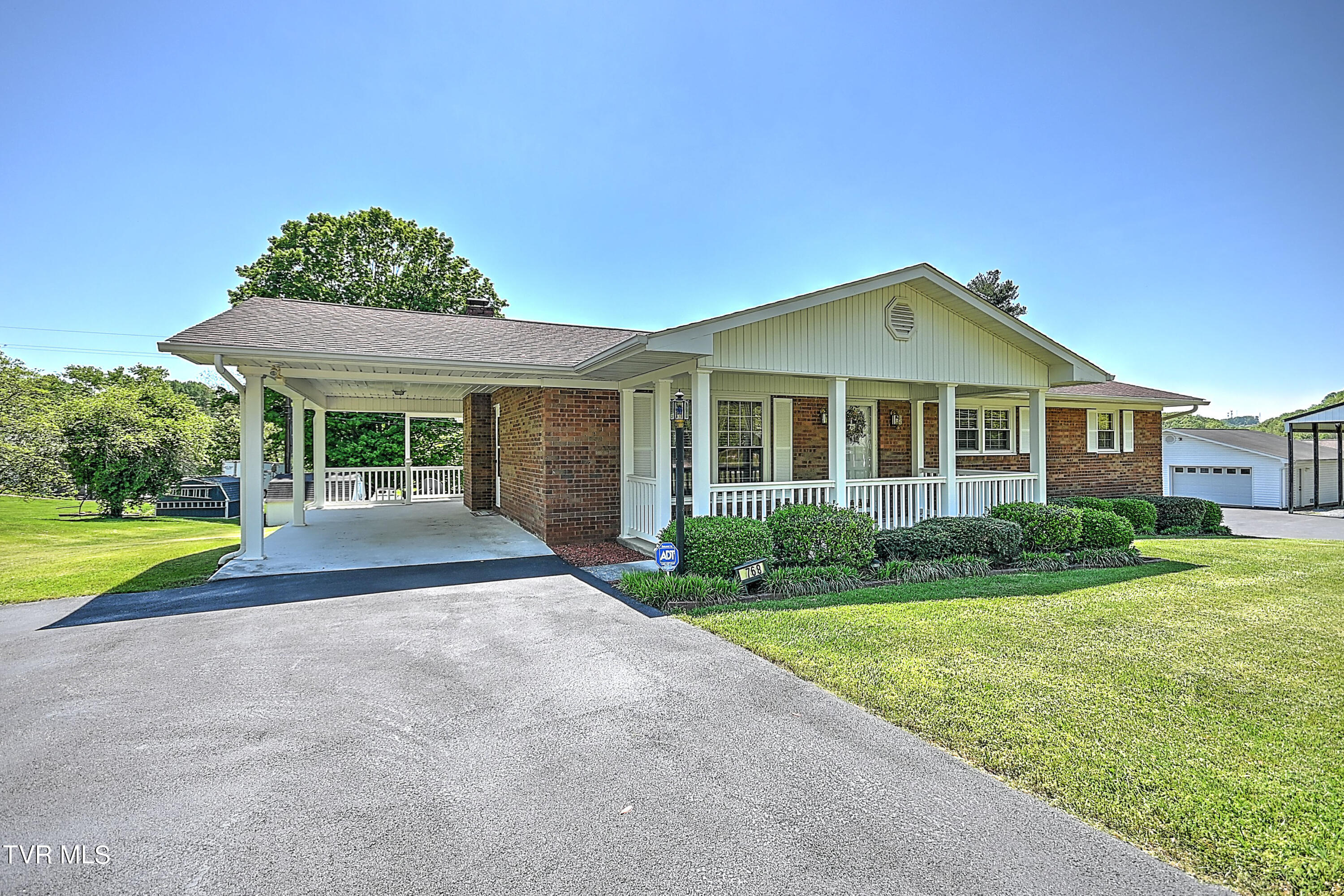 768 Island Road Kingsport, TN 37664 - Photo 2 of 70 Island DK_