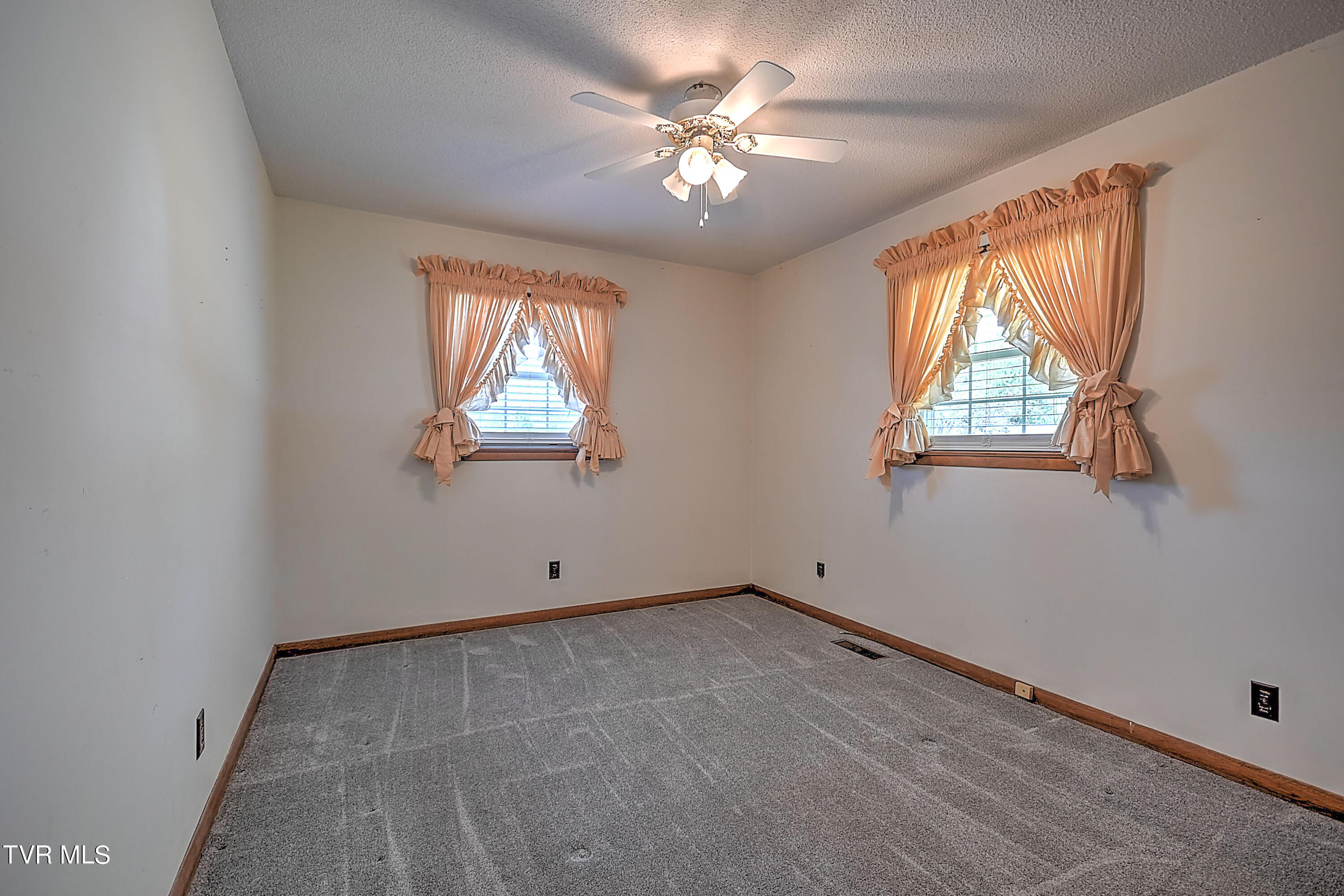 768 Island Road Kingsport, TN 37664 - Photo 25 of 70 Island DK_-22