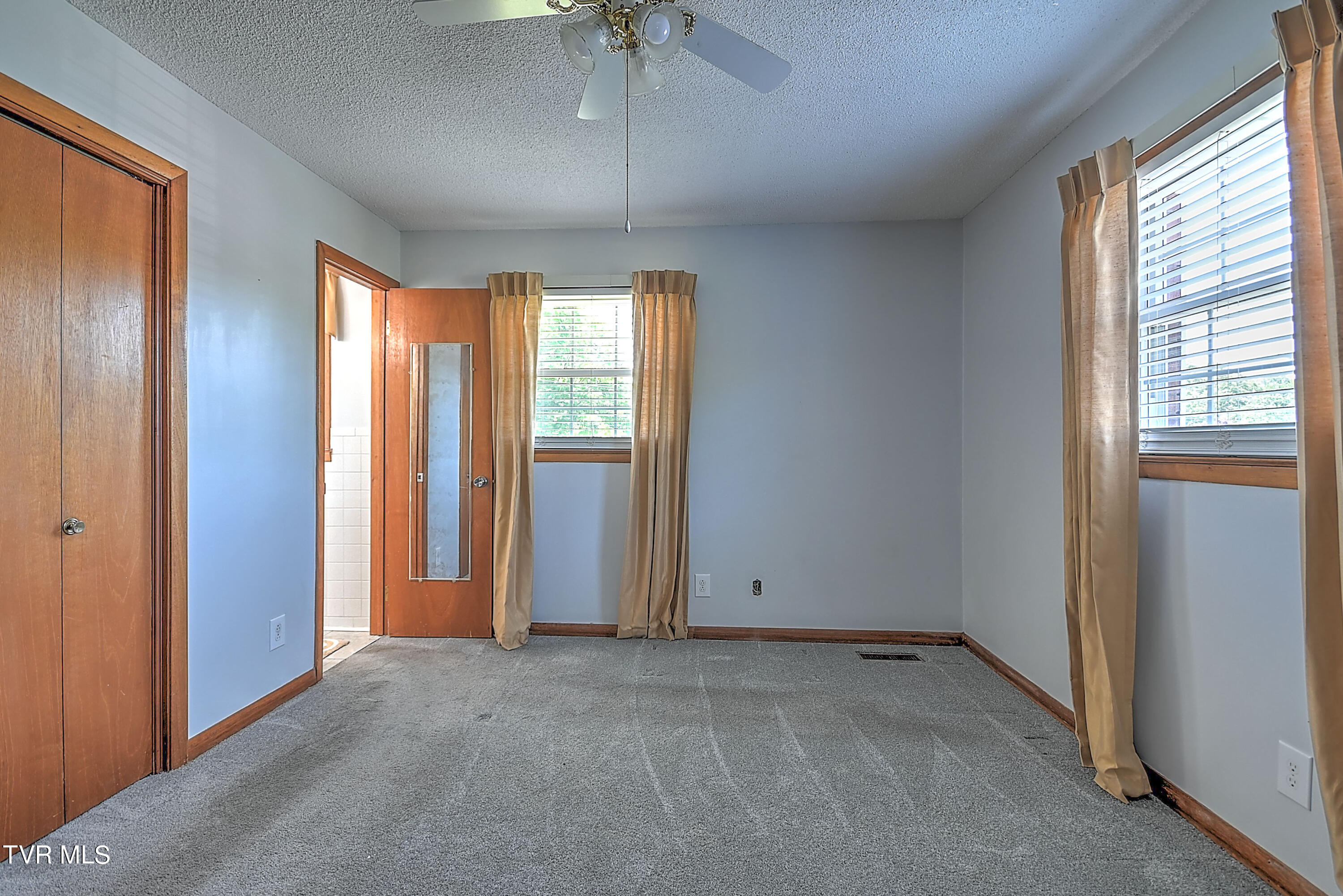 768 Island Road Kingsport, TN 37664 - Photo 29 of 70 Island DK_-26