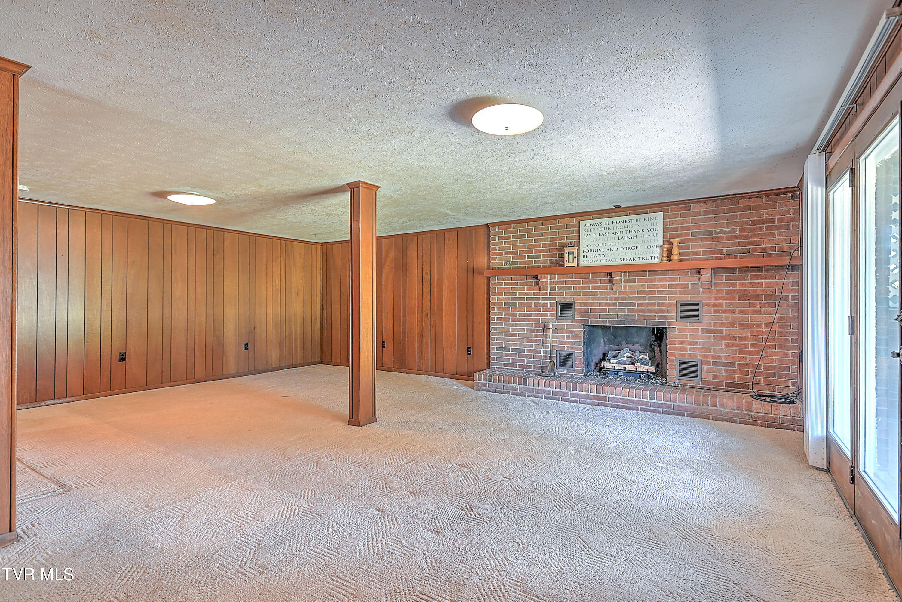 768 Island Road Kingsport, TN 37664 - Photo 36 of 70 Island DK_-33