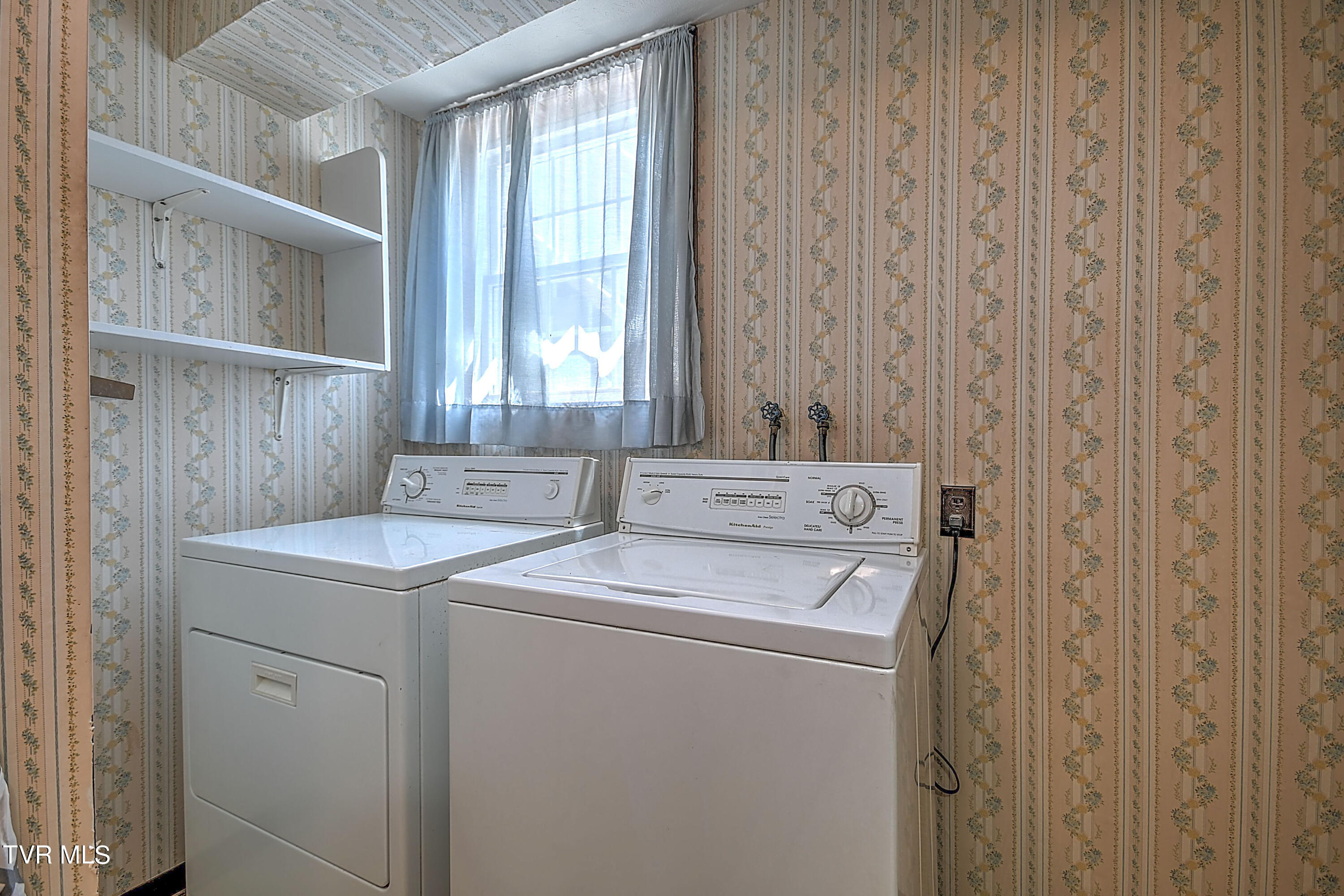 768 Island Road Kingsport, TN 37664 - Photo 40 of 70 Island DK_-37