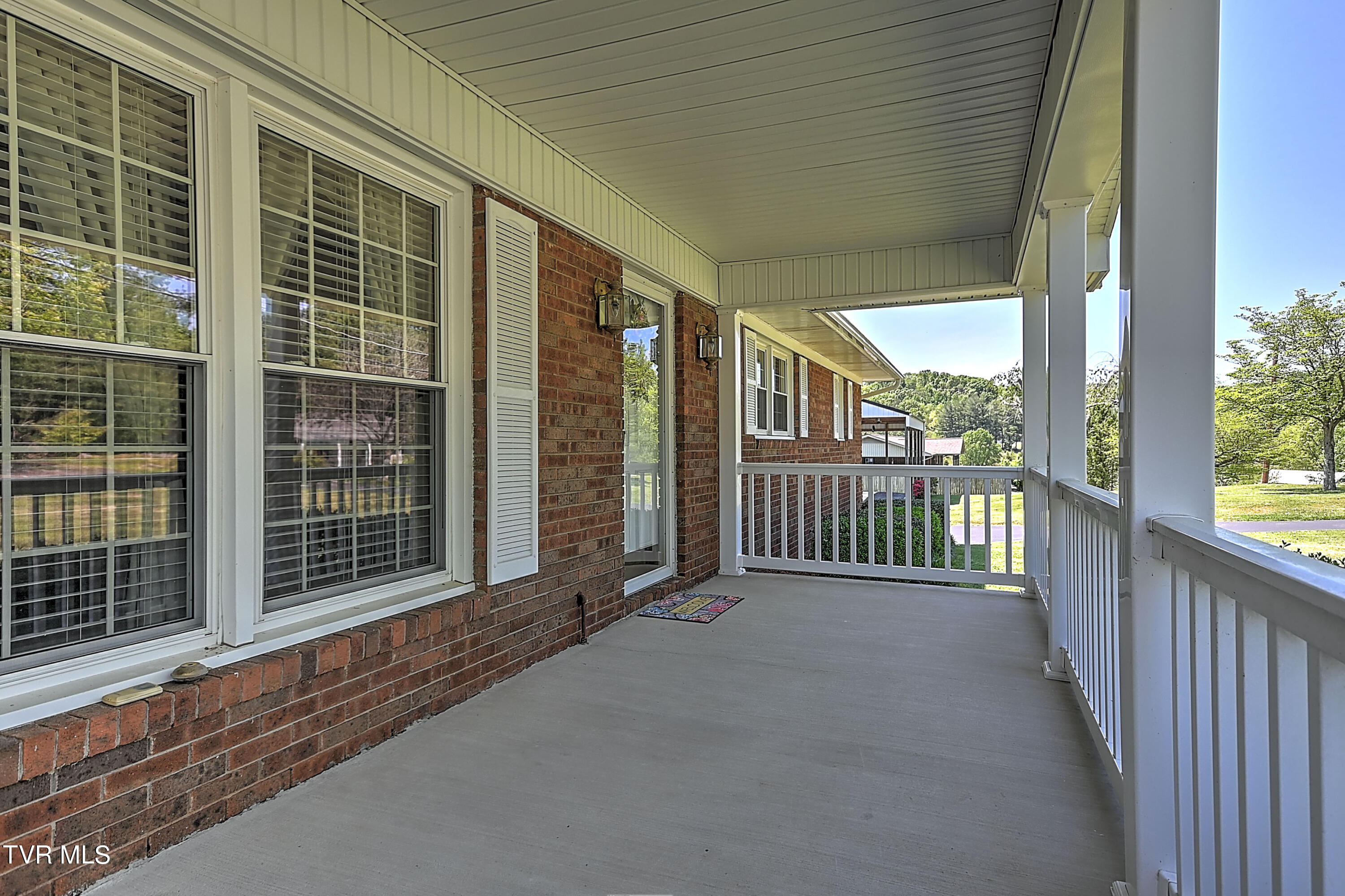 768 Island Road Kingsport, TN 37664 - Photo 5 of 70 Island DK_-5