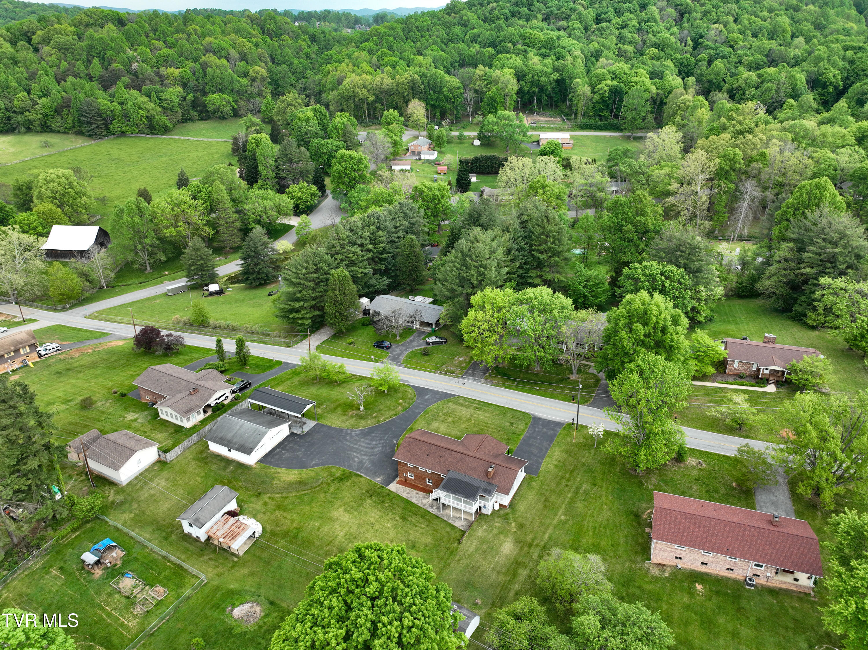768 Island Road Kingsport, TN 37664 - Photo 60 of 70 Island Drone DK_-4