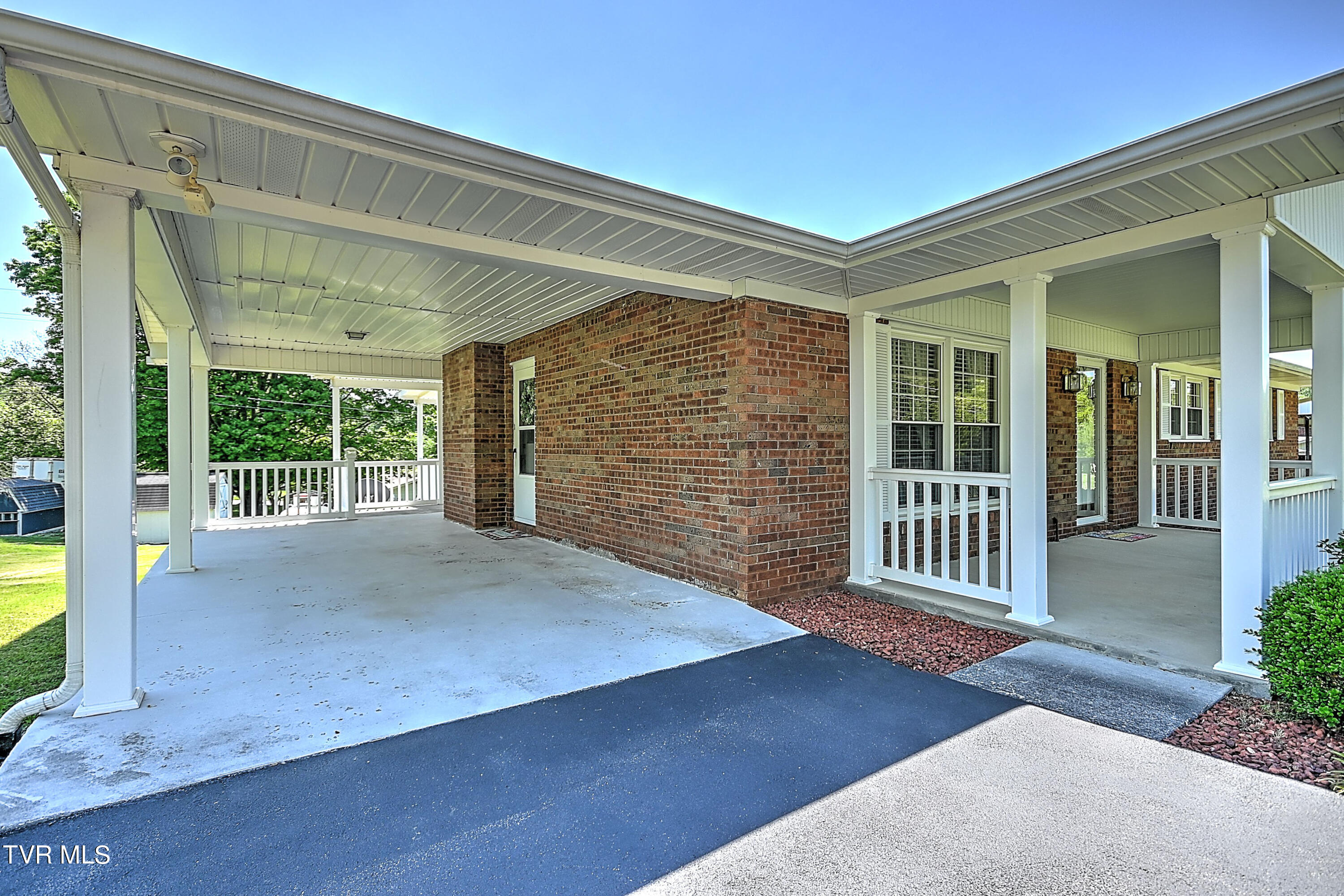 768 Island Road Kingsport, TN 37664 - Photo 6 of 70 Island DK_-30