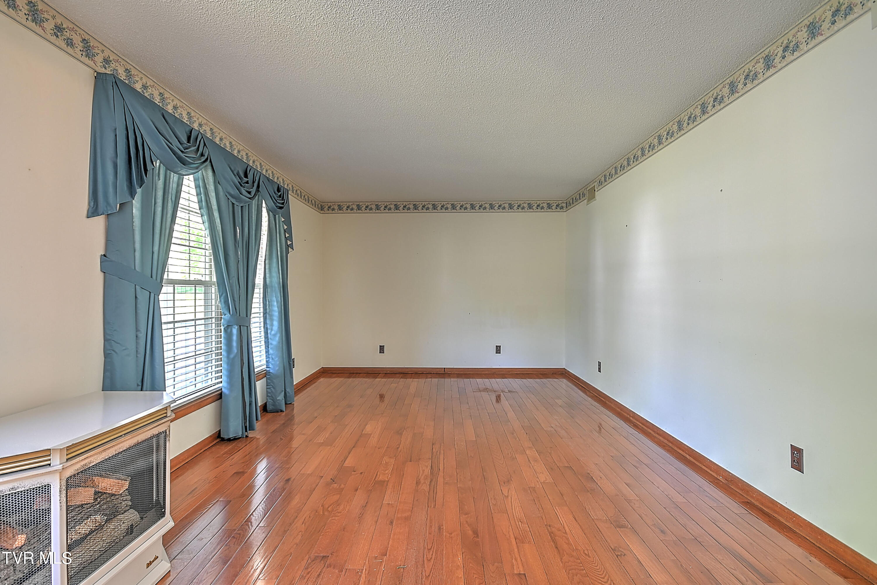 768 Island Road Kingsport, TN 37664 - Photo 9 of 70 Island DK_-7