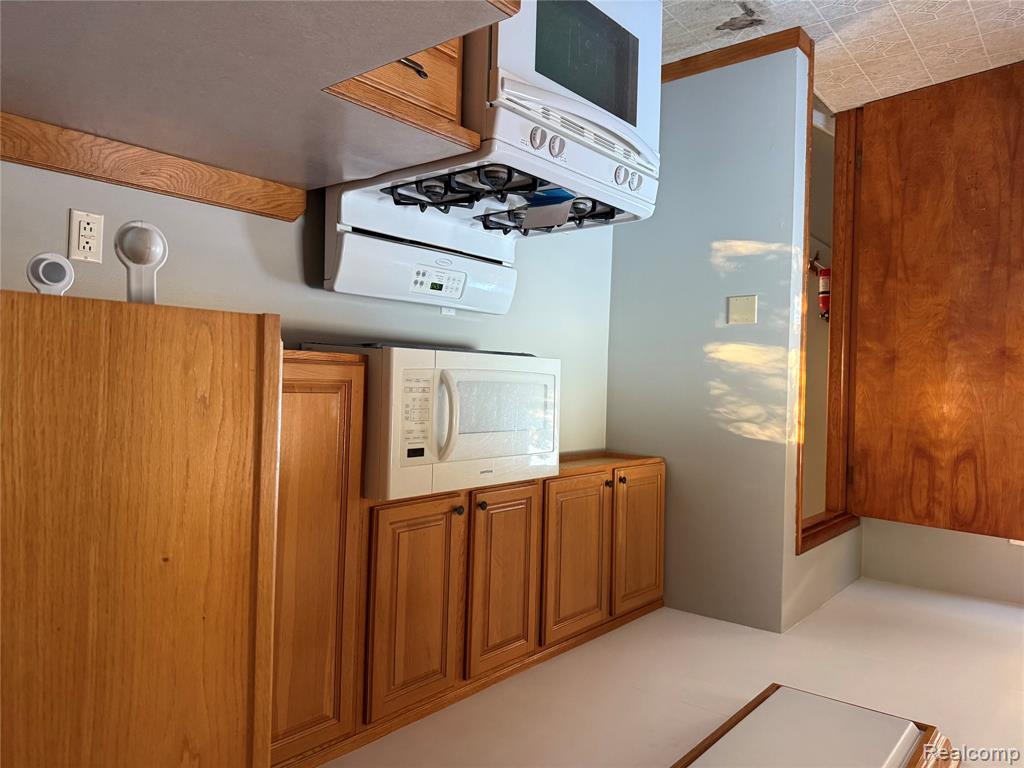 2450 West Snover Road Sandusky, MI 48471 - Photo 5 of 30