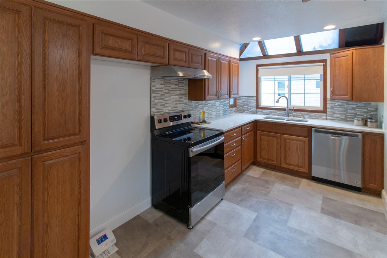 2011 North Laura Road Spokane, WA 99212 - Photo 4 of 15