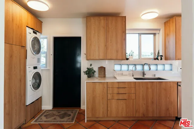 $4,695 | 3311 Minto Court, Los Angeles, CA 90032