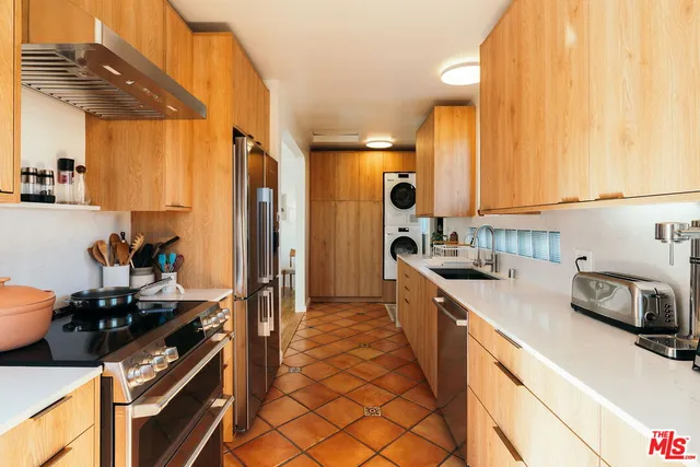 $4,695 | 3311 Minto Court, Los Angeles, CA 90032