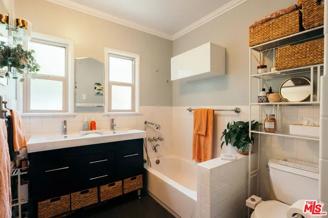 $4,695 | 3311 Minto Court, Los Angeles, CA 90032