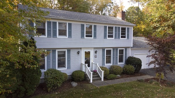 96 Woods Road Northampton, MA 01062 - Photo 3 of 36