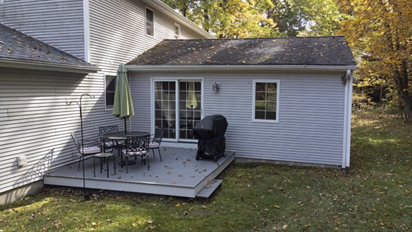 96 Woods Road Northampton, MA 01062 - Photo 6 of 36