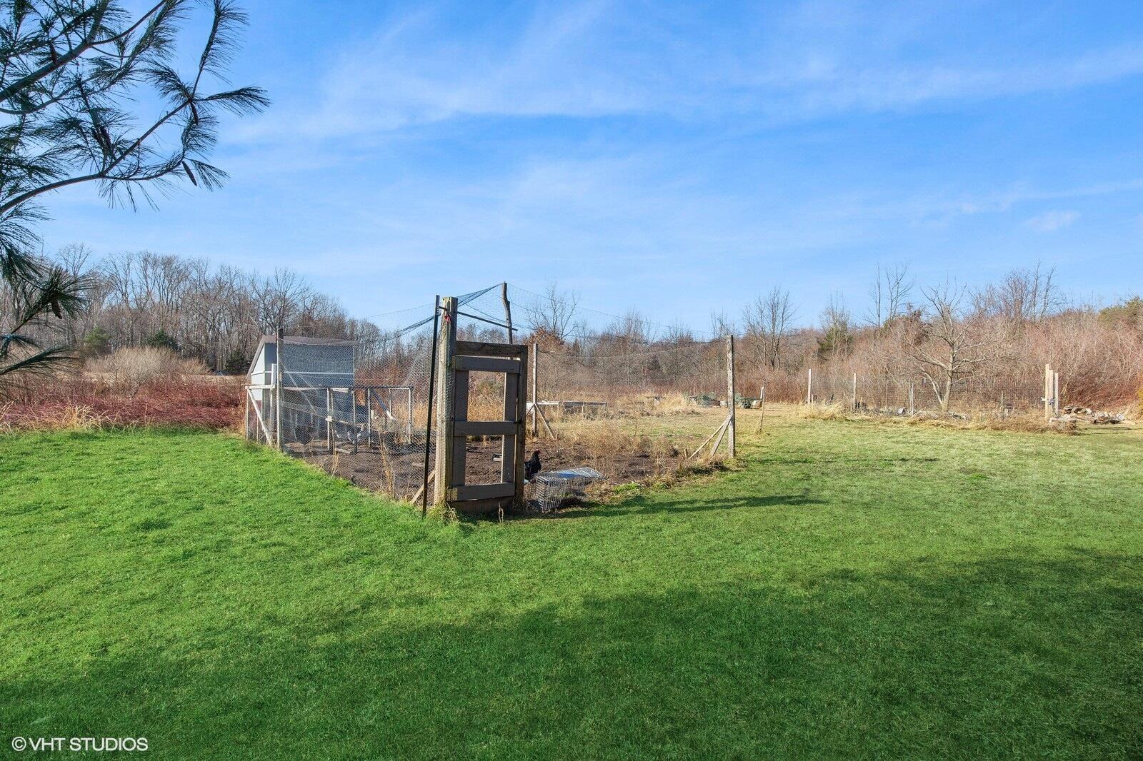 5673 Riverside Road Coloma, MI 49038 - Photo 21 of 23 06_5673RiversideRoad_2006_Large