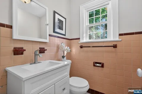 $825,000 | 400 Elmwood Avenue, Maplewood, NJ 07040