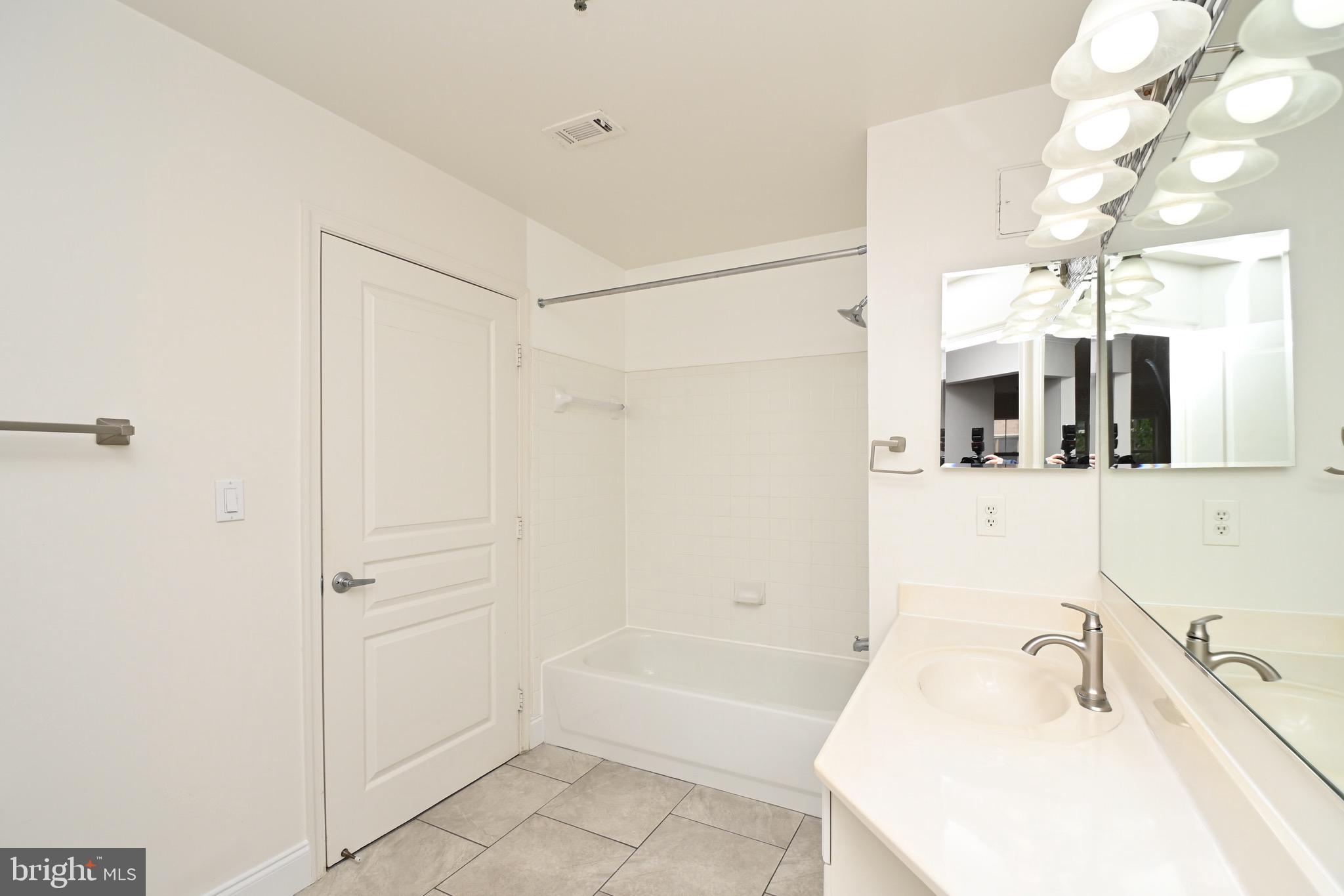 5563 Seminary Road, Unit 412 Falls Church, VA 22041 - Photo 20 of 45 Gallery Image 20