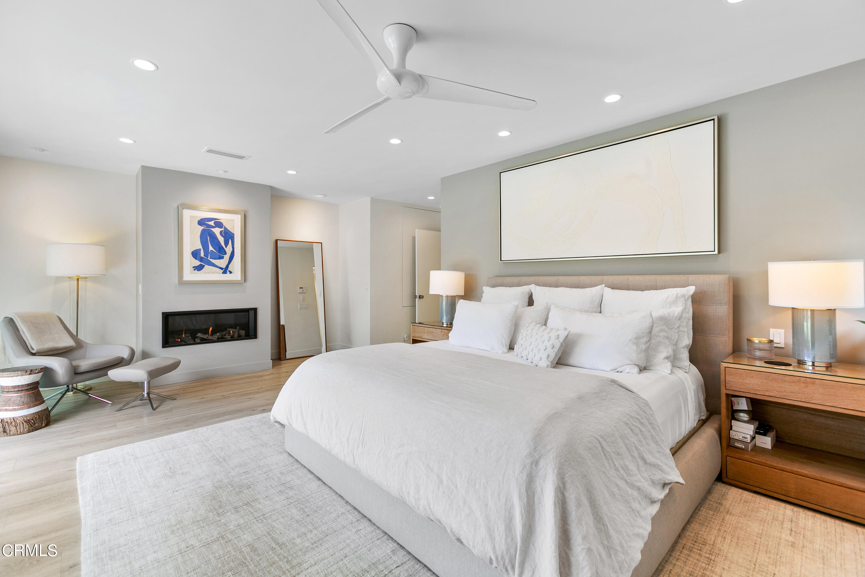 1240 Chateau Road Pasadena, CA 91105 - Photo 18 of 30 a spacious bedroom with a bed and furniture