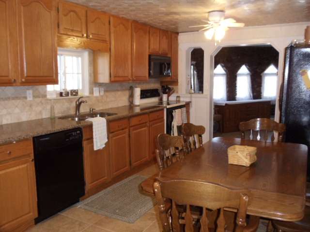 7345 Elm Road Lexington, MI 48450 - Photo 9 of 23 31045490-8.JPG