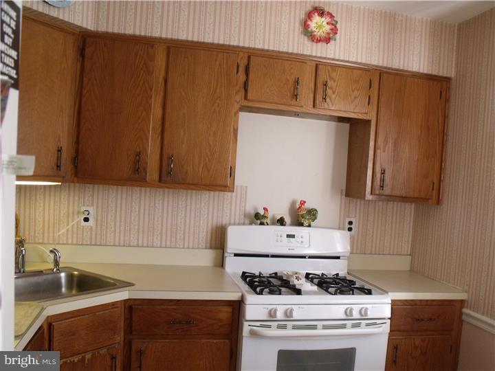 27 Geraldine Road Hightstown, NJ 08520 - Photo 8 of 24 Kitchen