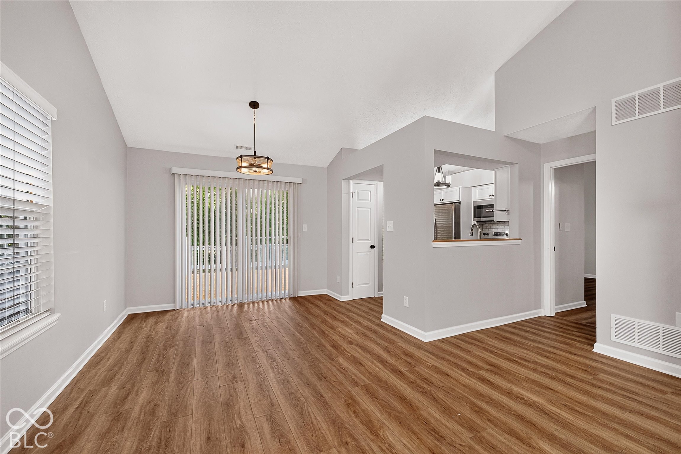 9741 Roxbury Drive Fishers, IN 46038 - Photo 8 of 27 Gallery Image 8