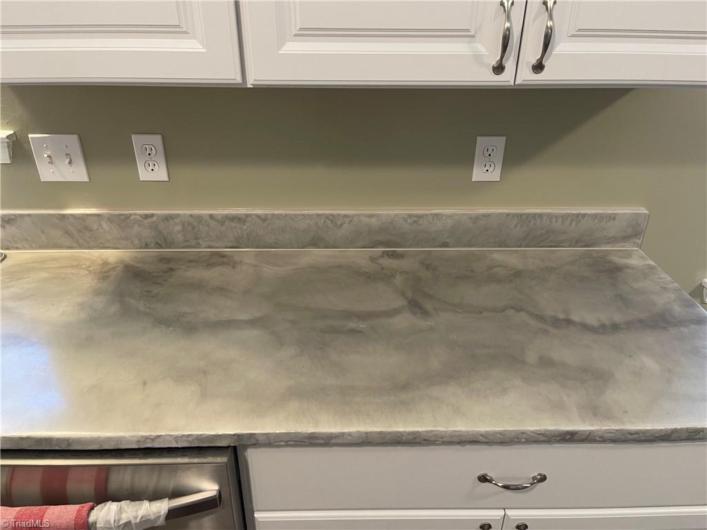 7518 Strawberry Road Summerfield, NC 27358 - Photo 10 of 36 Gallery Image 10